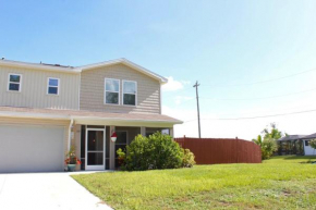 Lovelee Villa Cozy 2-Story Home